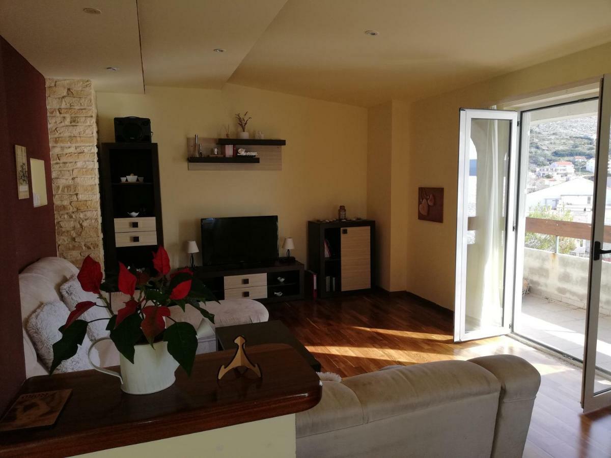 Apartment Bluebay Dugi Rat Esterno foto