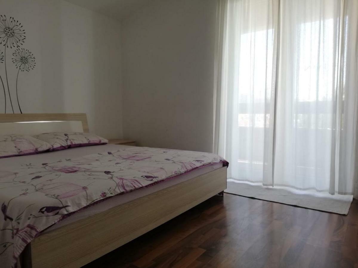 Apartment Bluebay Dugi Rat Esterno foto