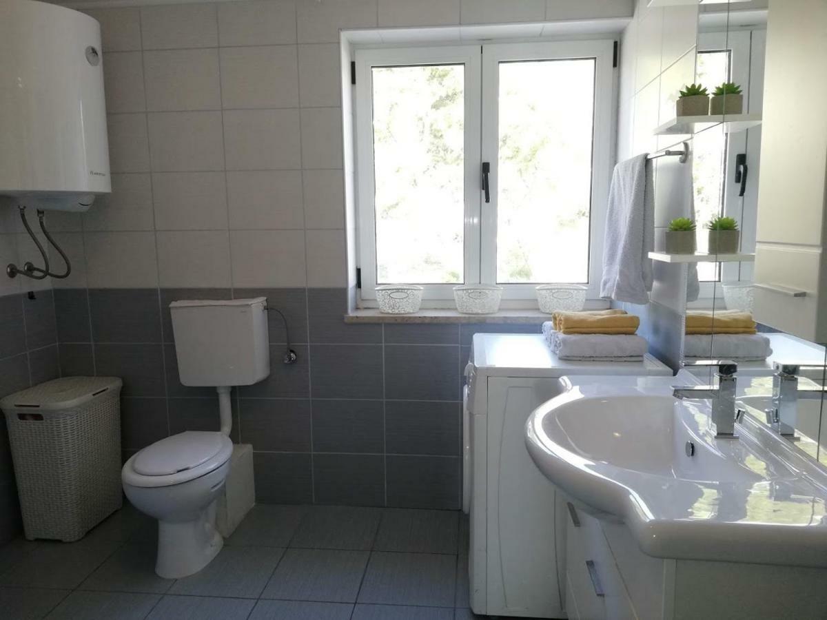 Apartment Bluebay Dugi Rat Esterno foto